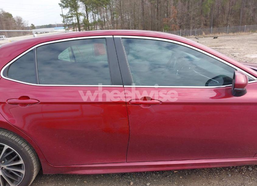 Photo 14 of 2018 Toyota Camry SE (VIN 4T1B11HK2JU549643)