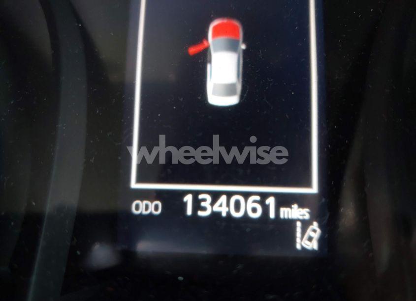 Photo 16 of 2018 Toyota Camry SE (VIN 4T1B11HK2JU549643)