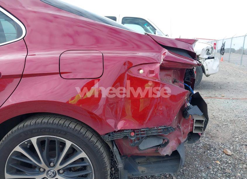 Photo 18 of 2018 Toyota Camry SE (VIN 4T1B11HK2JU549643)