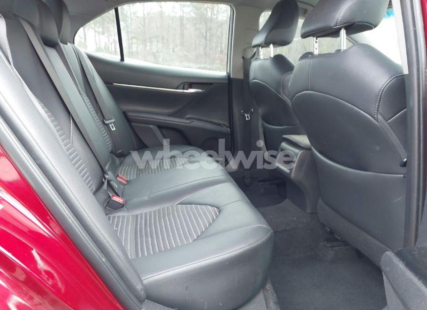 Photo 8 of 2018 Toyota Camry SE (VIN 4T1B11HK2JU549643)