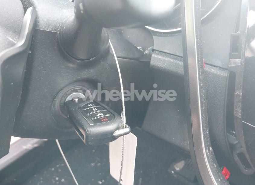 Photo 11 of 2018 Toyota Camry SE (VIN 4T1B11HK2JU564756)