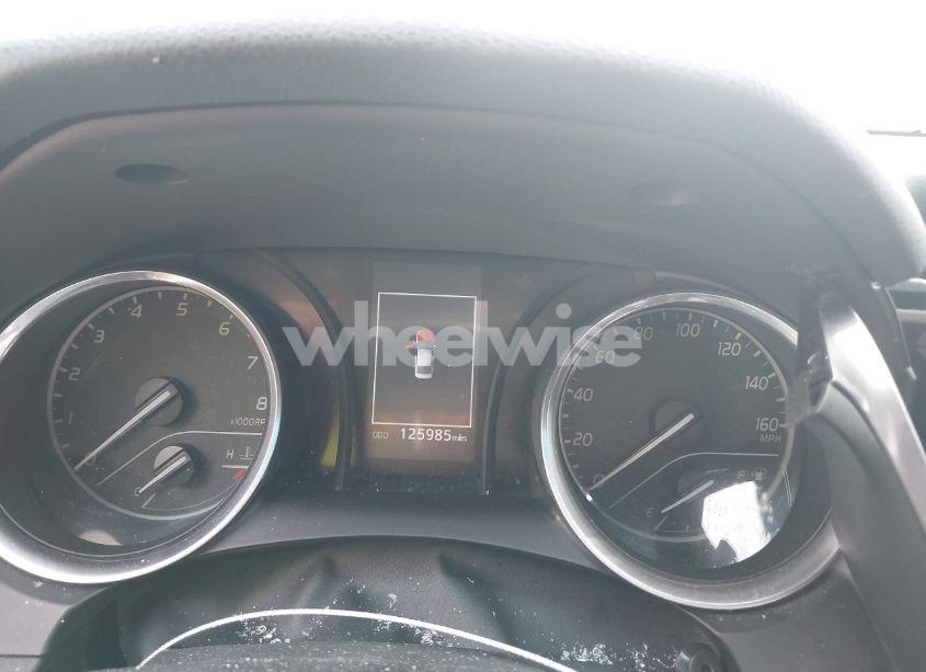 Photo 7 of 2018 Toyota Camry SE (VIN 4T1B11HK2JU564756)