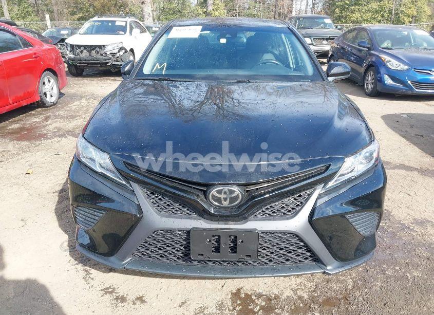 Photo 12 of 2018 Toyota Camry SE (VIN 4T1B11HK2JU571674)