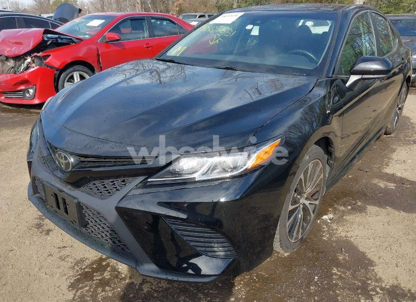 Photo 6 of 2018 Toyota Camry SE (VIN 4T1B11HK2JU571674)