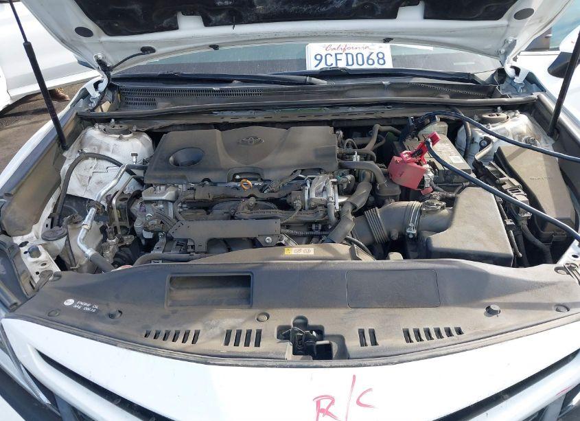 Photo 10 of 2018 Toyota Camry SE (VIN 4T1B11HK2JU573019)