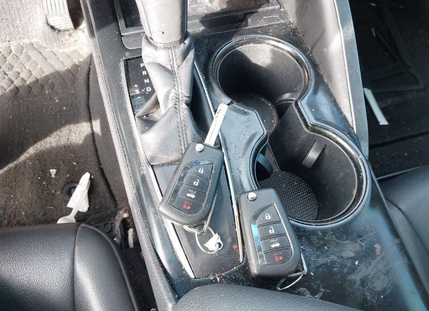 Photo 11 of 2018 Toyota Camry SE (VIN 4T1B11HK2JU573019)