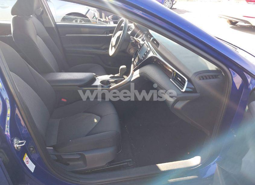 Photo 5 of 2018 Toyota Camry LE (VIN 4T1B11HK2JU575319)