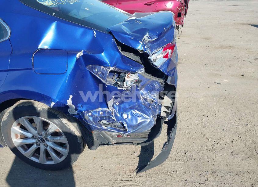 Photo 6 of 2018 Toyota Camry LE (VIN 4T1B11HK2JU575319)