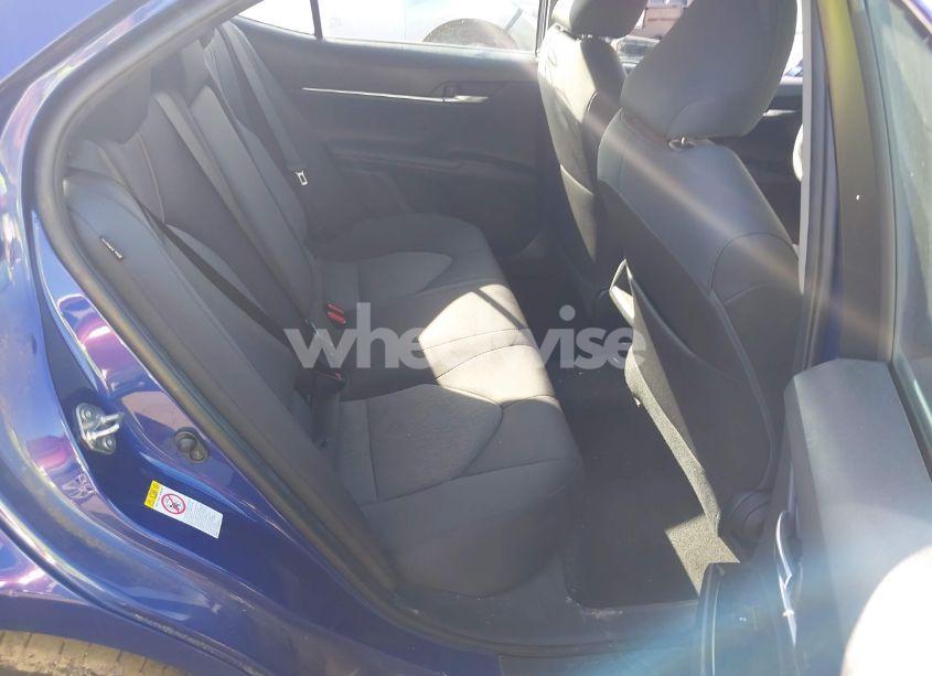 Photo 8 of 2018 Toyota Camry LE (VIN 4T1B11HK2JU575319)