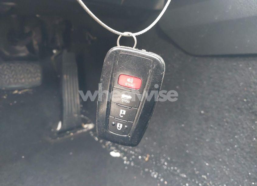 Photo 11 of 2018 Toyota Camry SE (VIN 4T1B11HK2JU587406)