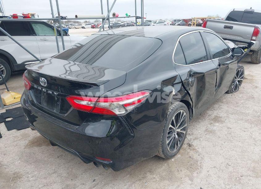 Photo 4 of 2018 Toyota Camry SE (VIN 4T1B11HK2JU587406)