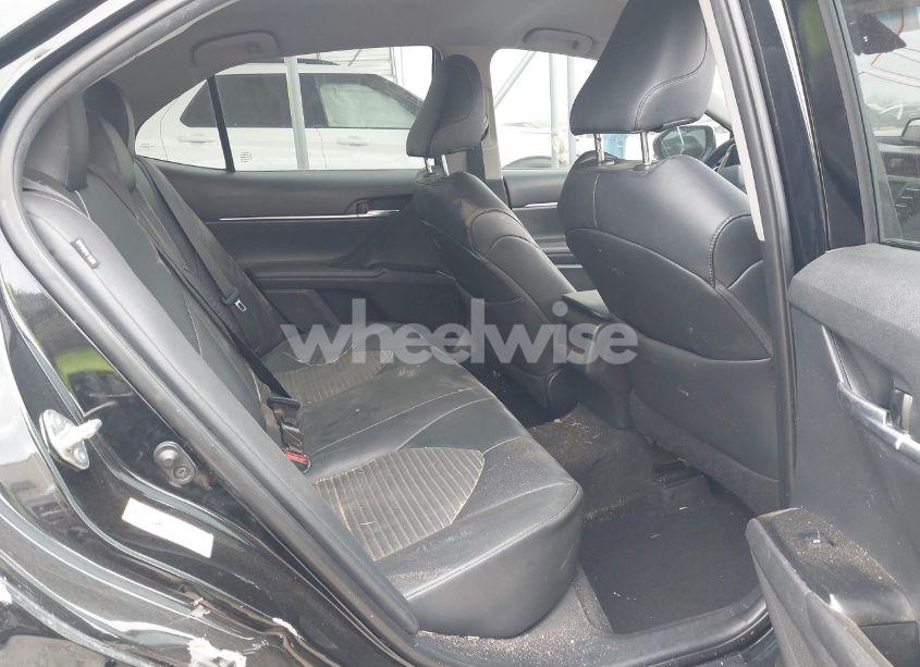 Photo 8 of 2018 Toyota Camry SE (VIN 4T1B11HK2JU587406)