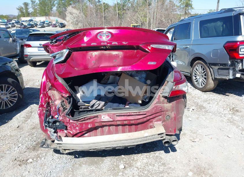 Photo 16 of 2018 Toyota Camry SE (VIN 4T1B11HK2JU613017)