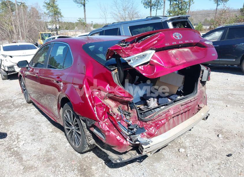 Photo 3 of 2018 Toyota Camry SE (VIN 4T1B11HK2JU613017)