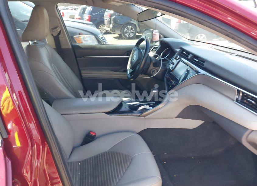 Photo 5 of 2018 Toyota Camry SE (VIN 4T1B11HK2JU613017)