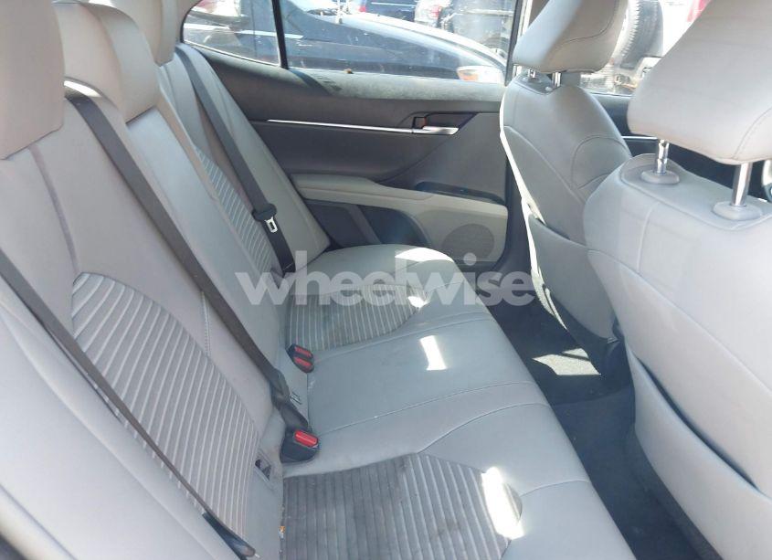 Photo 8 of 2018 Toyota Camry SE (VIN 4T1B11HK2JU613017)