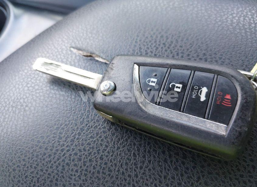 Photo 11 of 2018 Toyota Camry SE (VIN 4T1B11HK2JU614166)