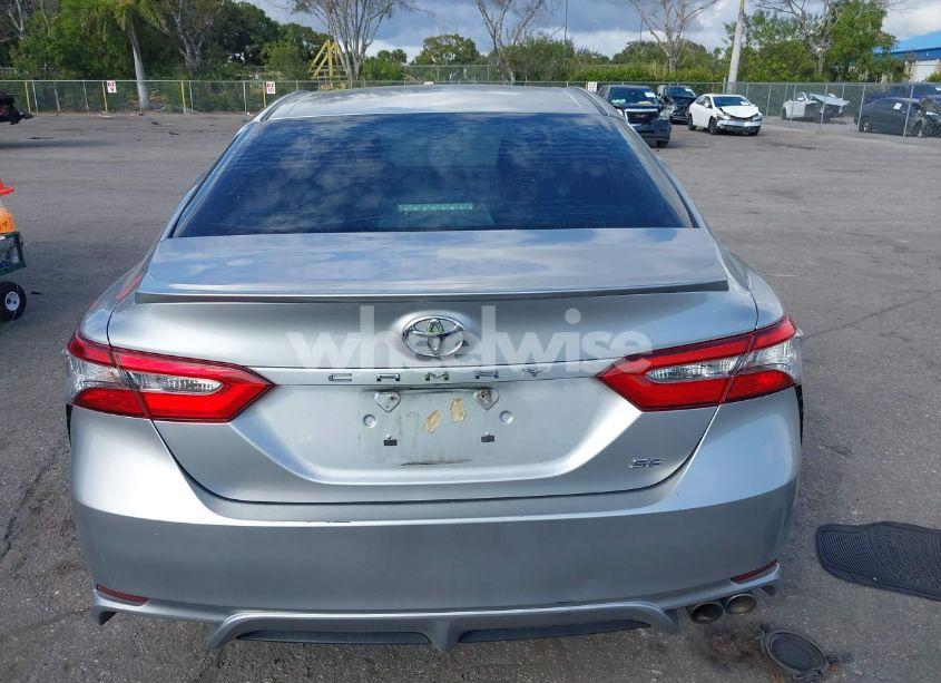 Photo 16 of 2018 Toyota Camry SE (VIN 4T1B11HK2JU614166)