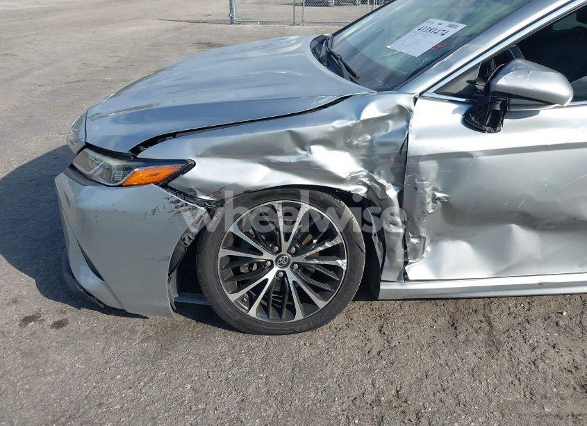 Photo 6 of 2018 Toyota Camry SE (VIN 4T1B11HK2JU614166)