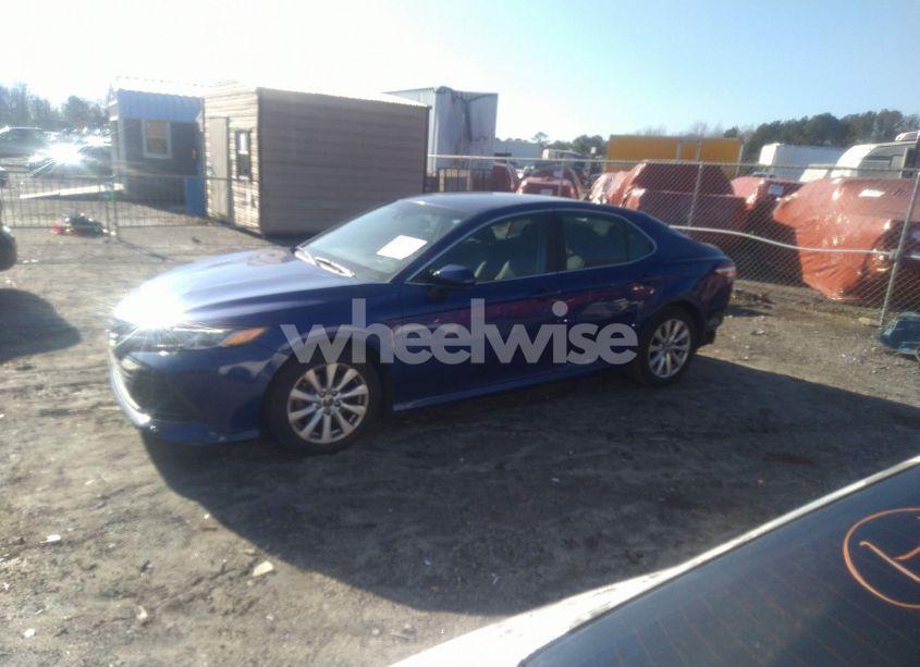 Photo 15 of 2018 Toyota Camry LE (VIN 4T1B11HK2JU617441)