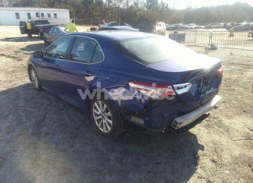 Photo 3 of 2018 Toyota Camry LE (VIN 4T1B11HK2JU617441)