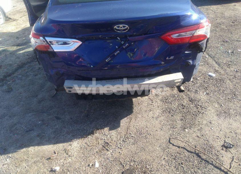 Photo 6 of 2018 Toyota Camry LE (VIN 4T1B11HK2JU617441)