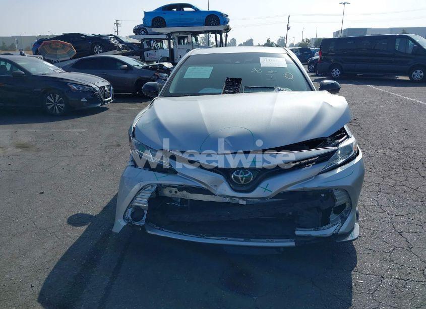 Photo 13 of 2018 Toyota Camry LE (VIN 4T1B11HK2JU636118)