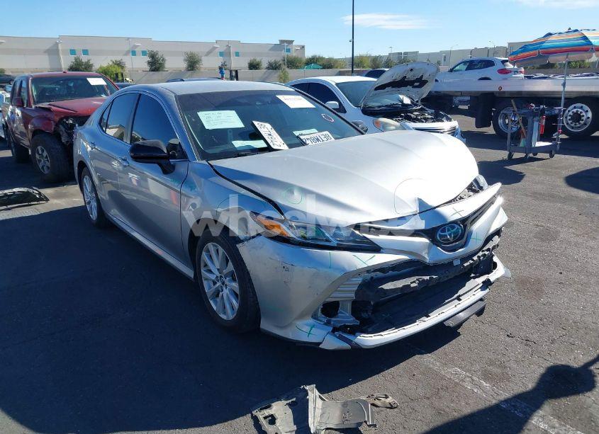 Photo 14 of 2018 Toyota Camry LE (VIN 4T1B11HK2JU636118)
