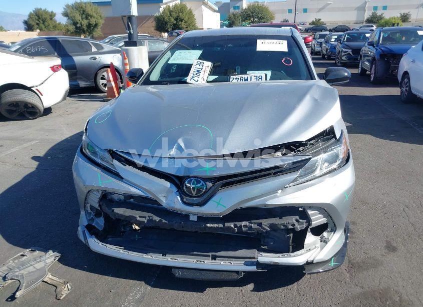 Photo 6 of 2018 Toyota Camry LE (VIN 4T1B11HK2JU636118)