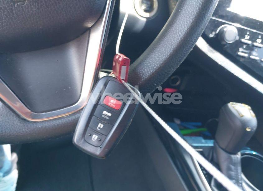 Photo 11 of 2018 Toyota Camry LE (VIN 4T1B11HK2JU636569)