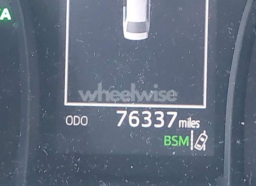 Photo 15 of 2018 Toyota Camry LE (VIN 4T1B11HK2JU636569)