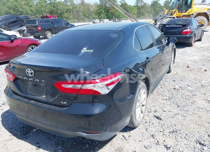 Photo 4 of 2018 Toyota Camry LE (VIN 4T1B11HK2JU636569)