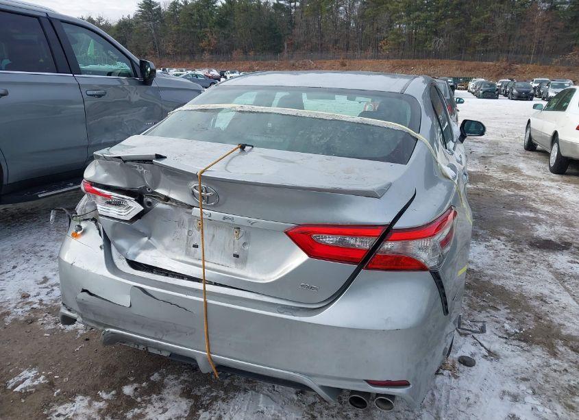 Photo 16 of 2018 Toyota Camry SE (VIN 4T1B11HK2JU641688)