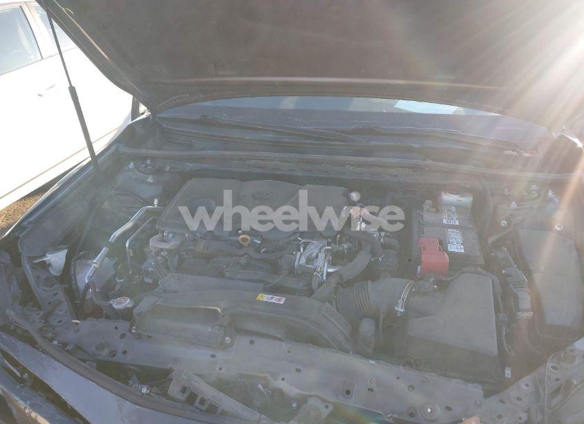 Photo 10 of 2018 Toyota Camry LE (VIN 4T1B11HK2JU648513)