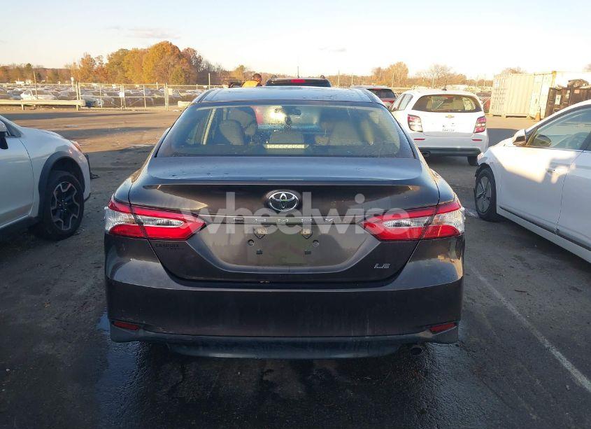 Photo 15 of 2018 Toyota Camry LE (VIN 4T1B11HK2JU648513)