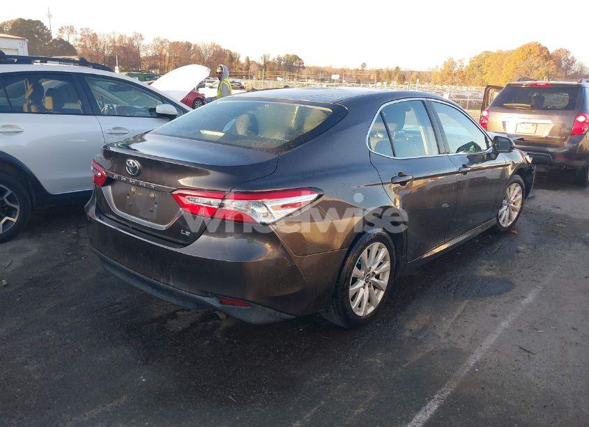 Photo 4 of 2018 Toyota Camry LE (VIN 4T1B11HK2JU648513)