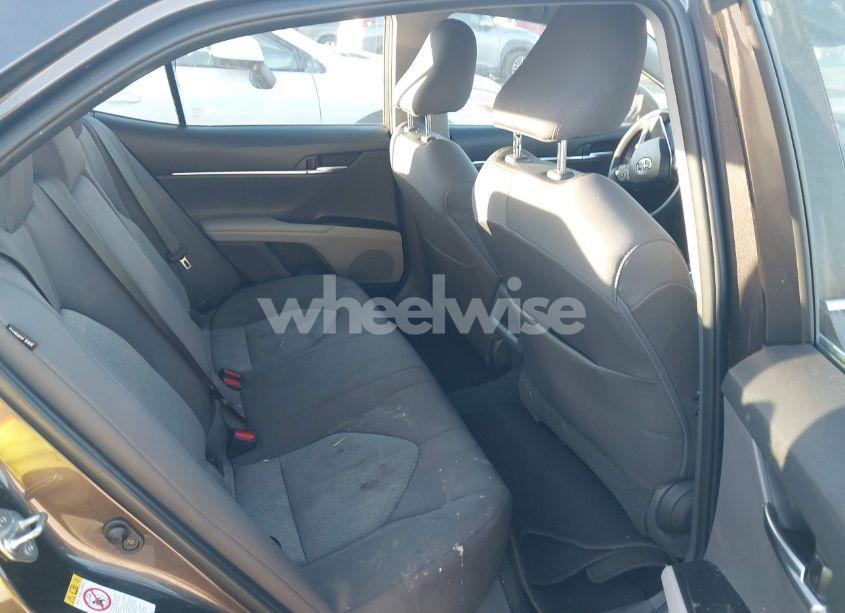 Photo 8 of 2018 Toyota Camry LE (VIN 4T1B11HK2JU648513)