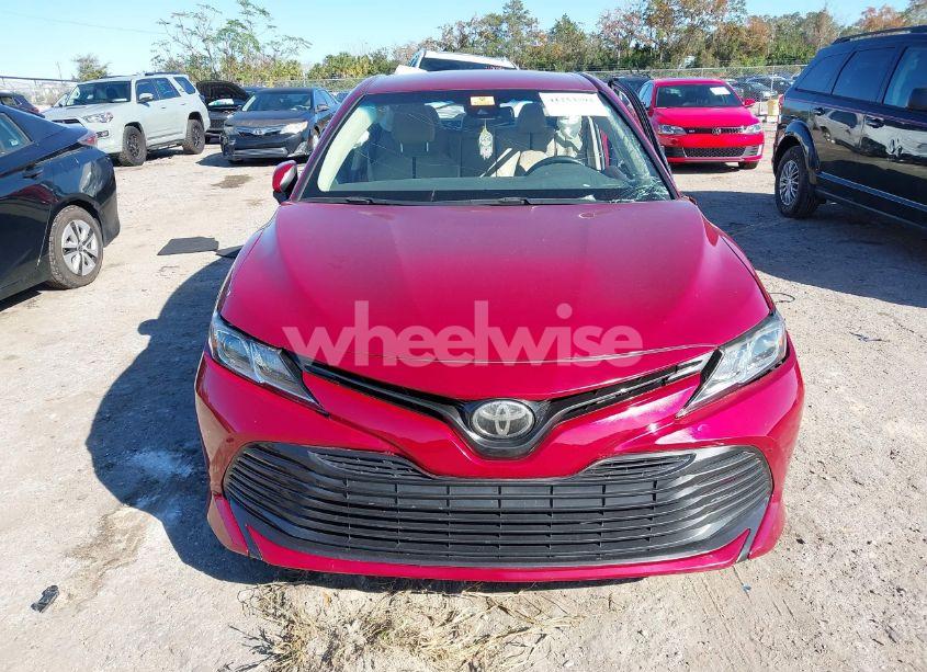 Photo 12 of 2018 Toyota Camry LE (VIN 4T1B11HK2JU657132)