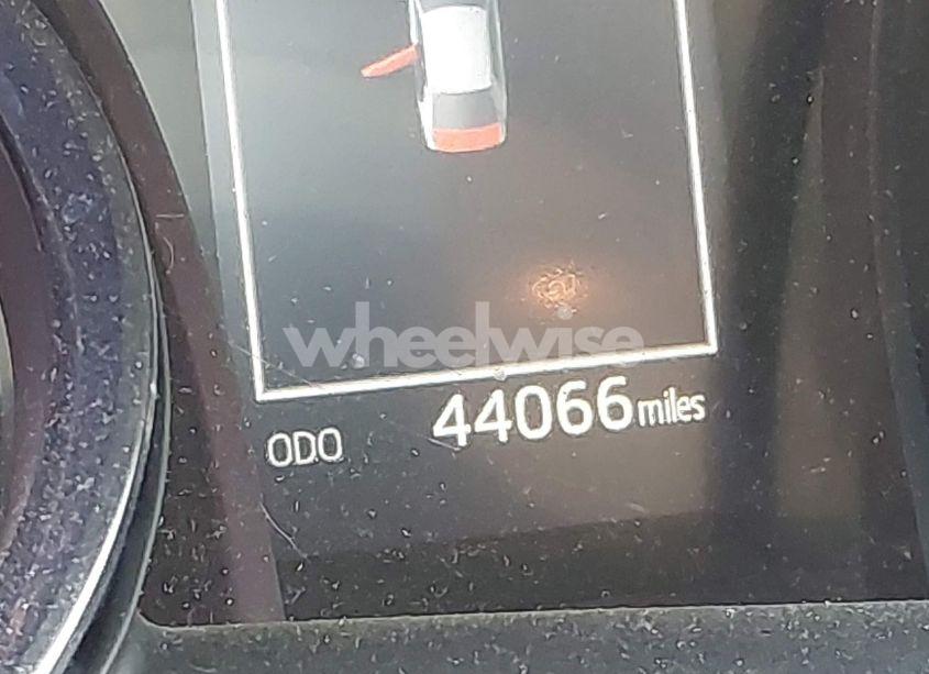 Photo 15 of 2018 Toyota Camry LE (VIN 4T1B11HK2JU657132)