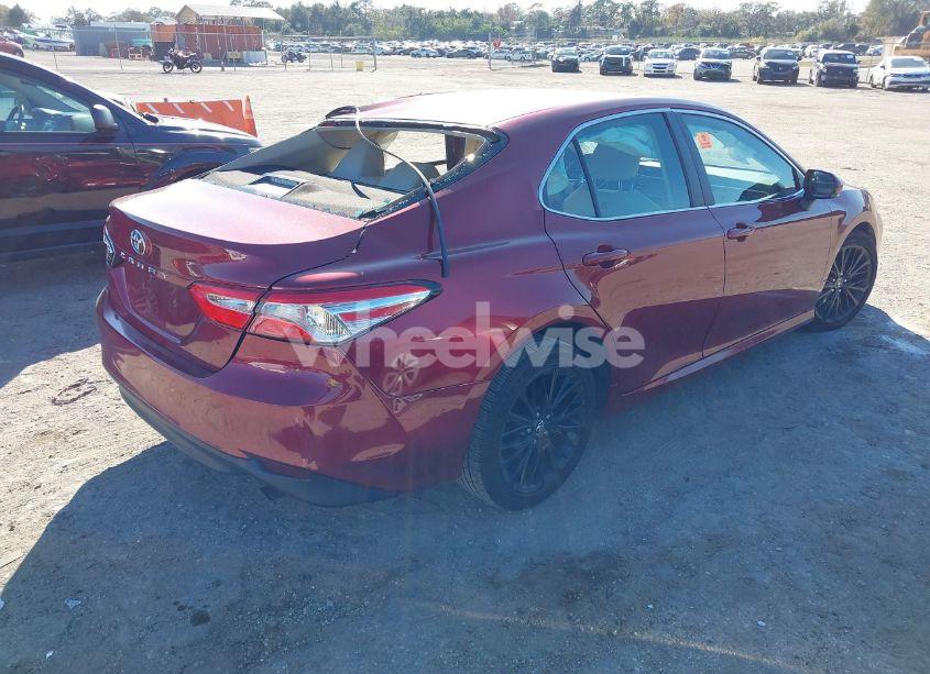 Photo 4 of 2018 Toyota Camry LE (VIN 4T1B11HK2JU657132)