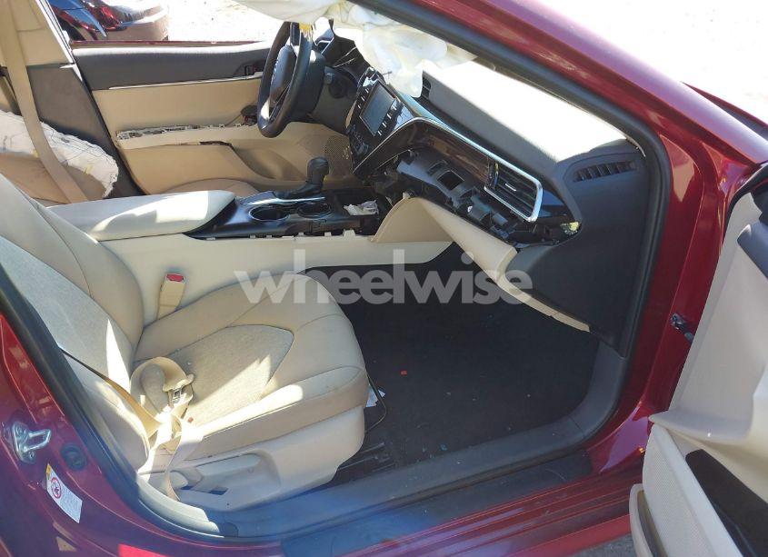 Photo 5 of 2018 Toyota Camry LE (VIN 4T1B11HK2JU657132)