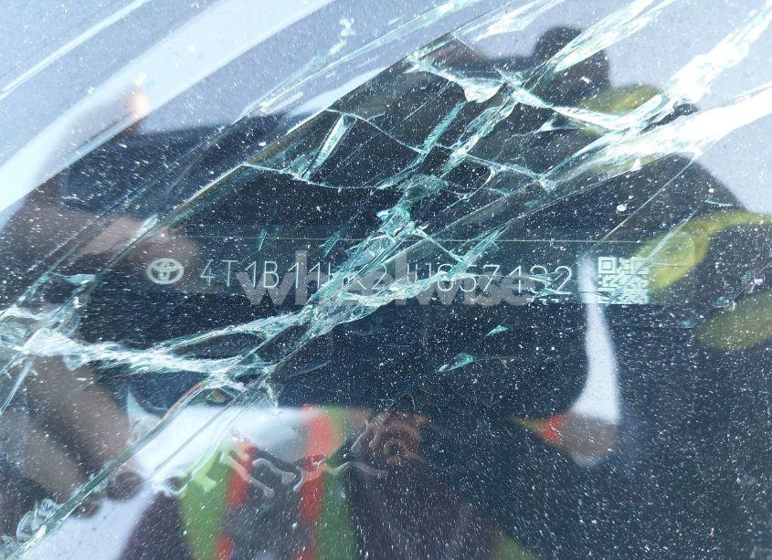 Photo 9 of 2018 Toyota Camry LE (VIN 4T1B11HK2JU657132)