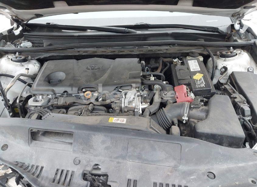 Photo 10 of 2018 Toyota Camry SE (VIN 4T1B11HK2JU668342)