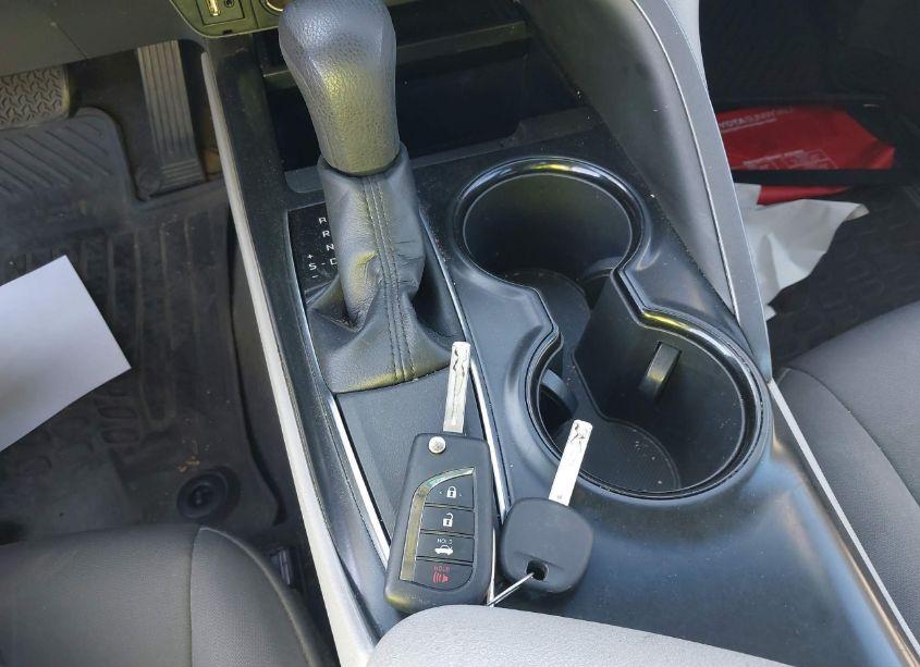 Photo 11 of 2018 Toyota Camry LE (VIN 4T1B11HK2JU674836)