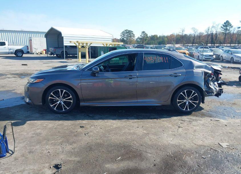 Photo 14 of 2019 Toyota Camry SE (VIN 4T1B11HK2KU160499)