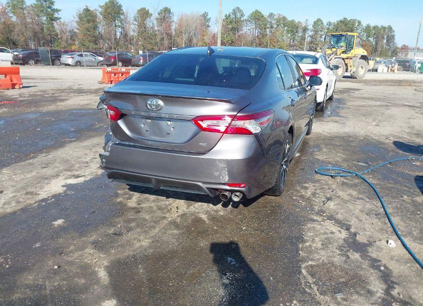 Photo 4 of 2019 Toyota Camry SE (VIN 4T1B11HK2KU160499)