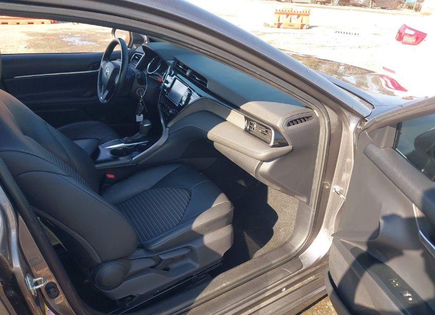 Photo 5 of 2019 Toyota Camry SE (VIN 4T1B11HK2KU160499)