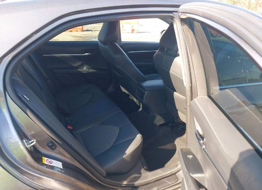 Photo 8 of 2019 Toyota Camry SE (VIN 4T1B11HK2KU160499)