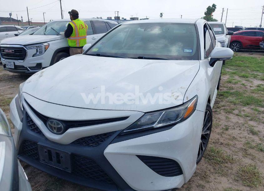 Photo 12 of 2019 Toyota Camry SE (VIN 4T1B11HK2KU181708)