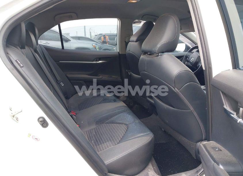 Photo 8 of 2019 Toyota Camry SE (VIN 4T1B11HK2KU181708)